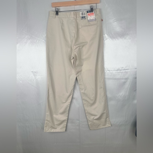 Dockers Go Khaki Stain Defender Size 10 Short - Picture 6 of 10